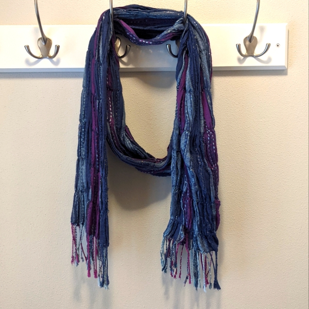 Women's lightweight scarf